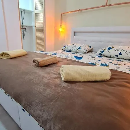 Pomiculturii 8 - Quiet 1br With Balcony شقة