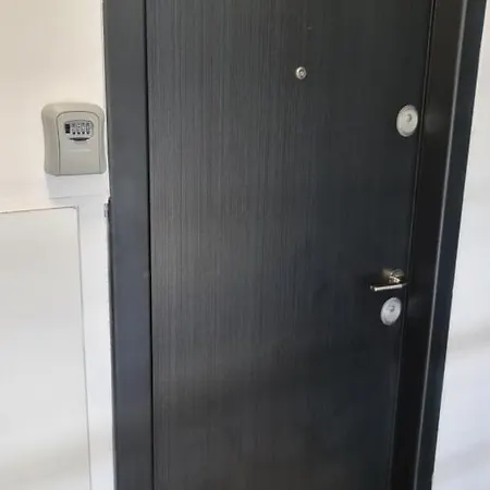 Pomiculturii 8 - Quiet 1br With Balcony تيميشورا