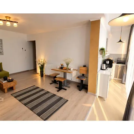 Pomiculturii 8 - Quiet 1br With Balcony Daire